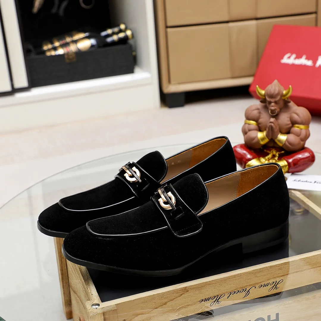 Men's shoes 💰600 🕷🕷🐂【Ferragamo】 Popular fashionable casual shoes🇨🇳Official website counter 1:1 production, original mold opening💯Good quality visible, imported high-end first-layer pebbled calfskin, water-dyed🐂leather lining🌿very clear texture, high-quality waterproof, non-slip and wear-resistant outsole🎋high quality and low price, truly handmade🍓, 3 colors available! Code number 38-44 (45. To be customized)